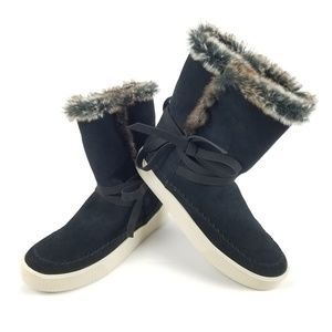 Toms New Women's Black Furry Boots Size 8